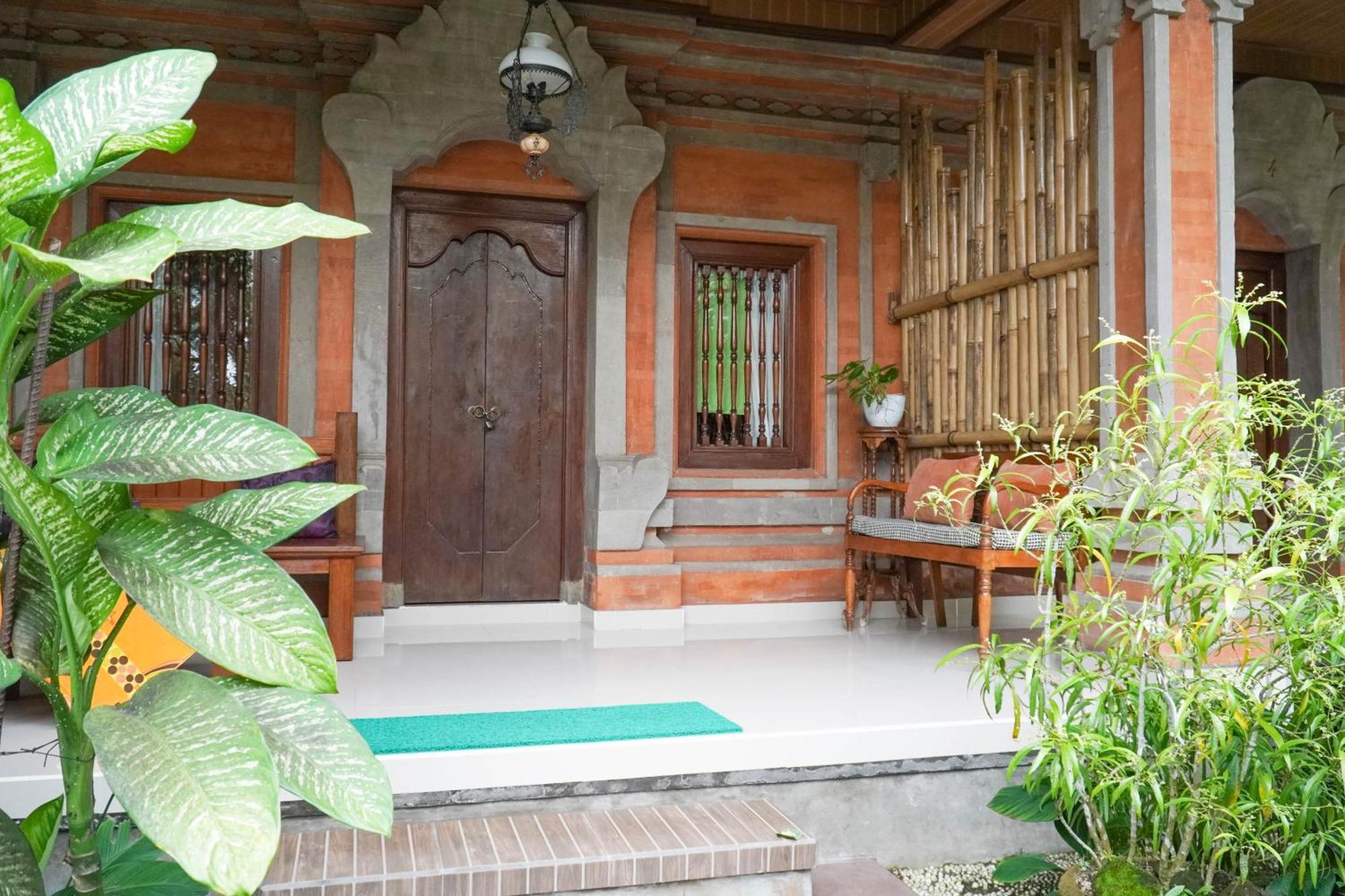 Nirwa 1 Ubud Guesthouse Buitenkant foto