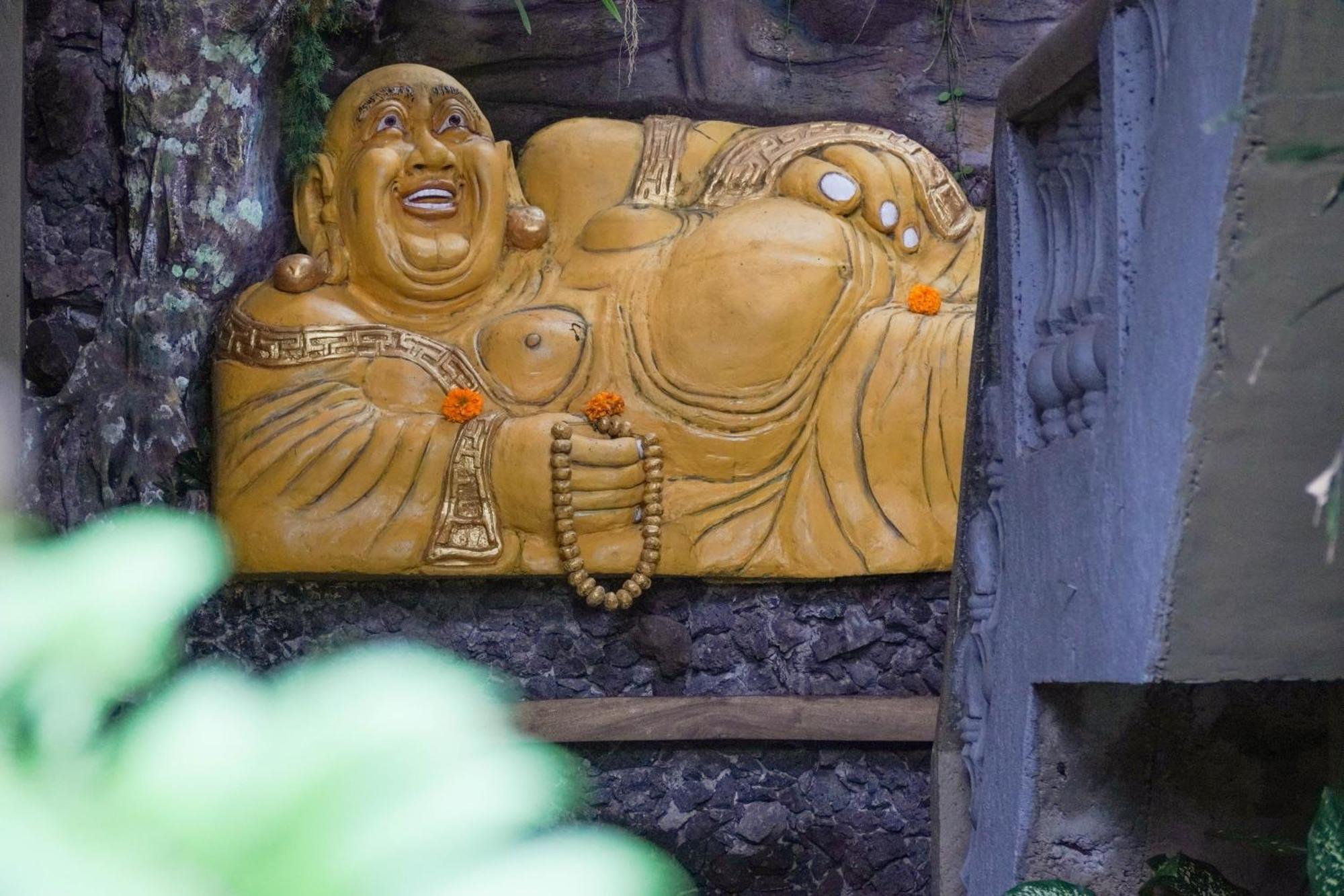 Nirwa 1 Ubud Guesthouse Buitenkant foto